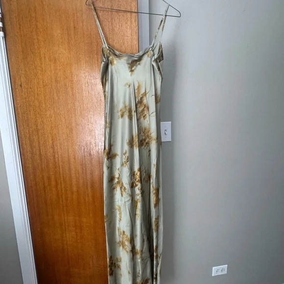 Reformation Sage Green Dress - Picture 5 of 6